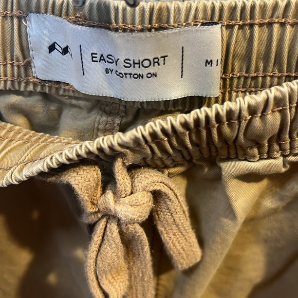 Easy Short by Cotton On. Large drawstring shorts. M - Picture 2 of 6